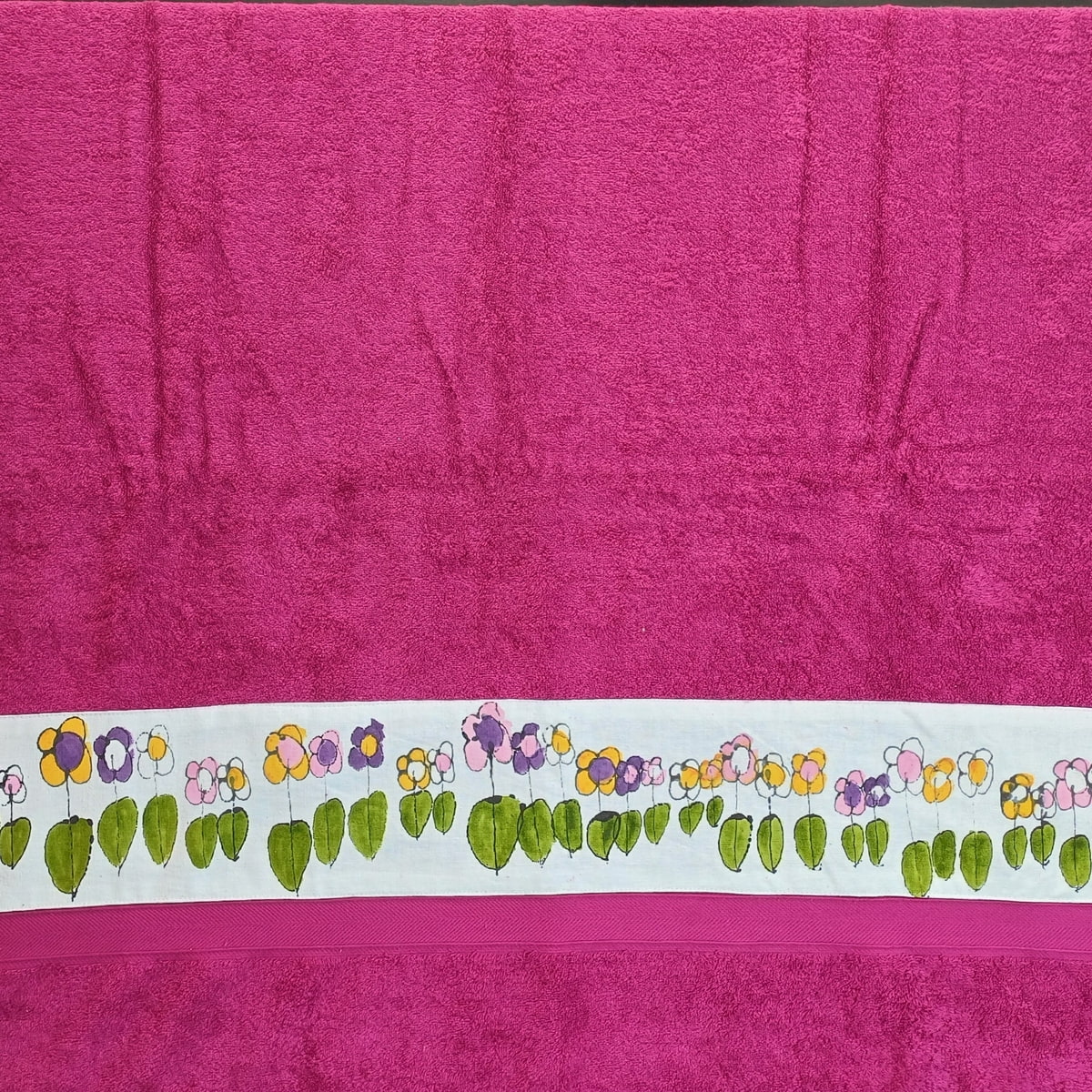 magenta Saunatuch mit Blumen